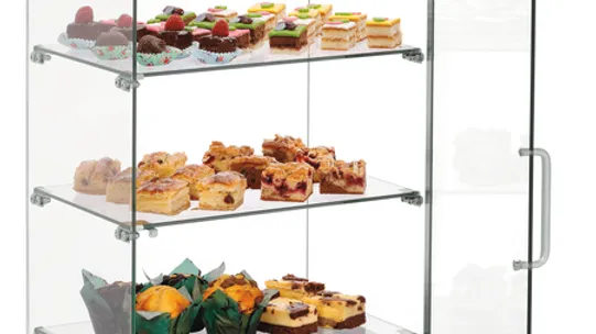Große, hohe Vitrine