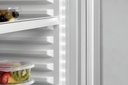 Großer Glastürenkühlschrank