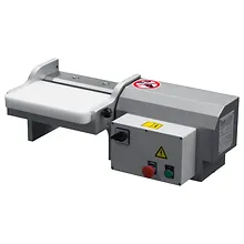 Skinning machine for meat (including feed tray and spray system), with 6 disposable blades